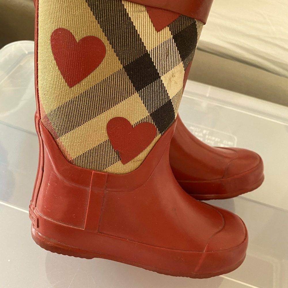Burberry toddler rain boots size 9